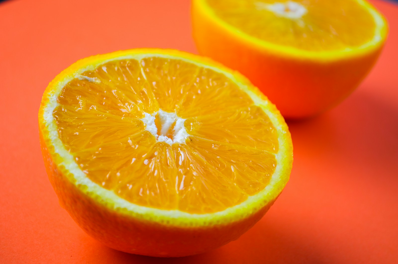Aufgeschnittene Orange, Ursprung des kaltgepressten Orangenöls